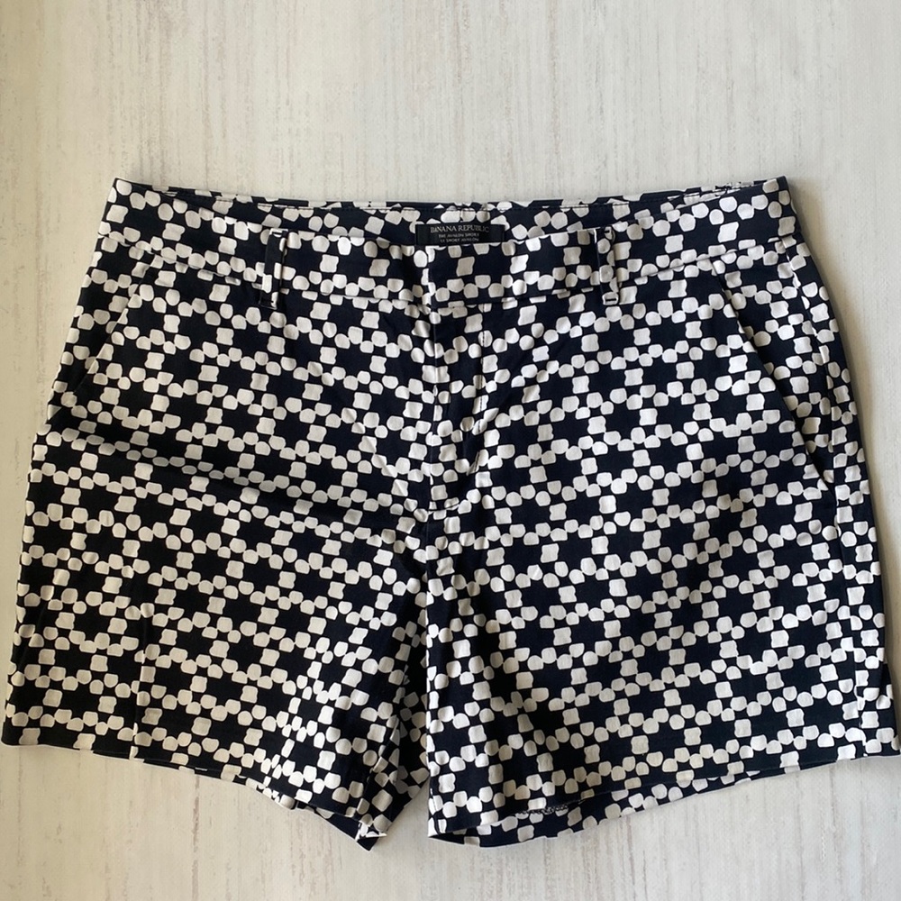 Banana Republic The Avalon Shorts Black & White Stretch Cotton 5” Inseam